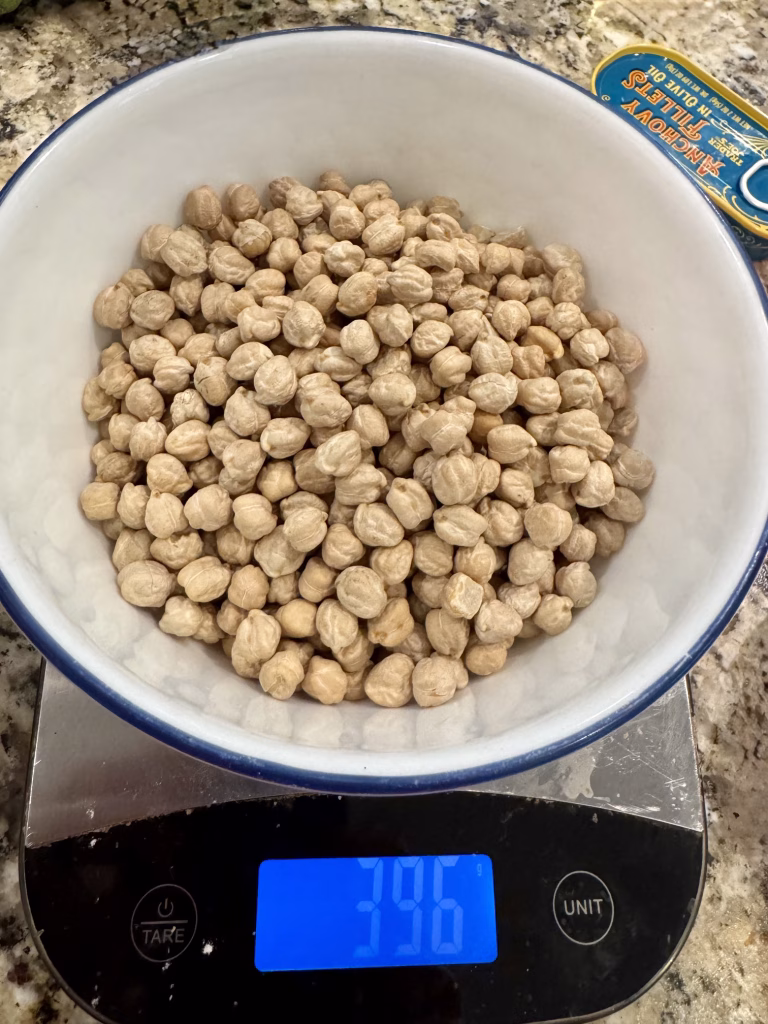 Picture of dried garbanzo beans and their weight
